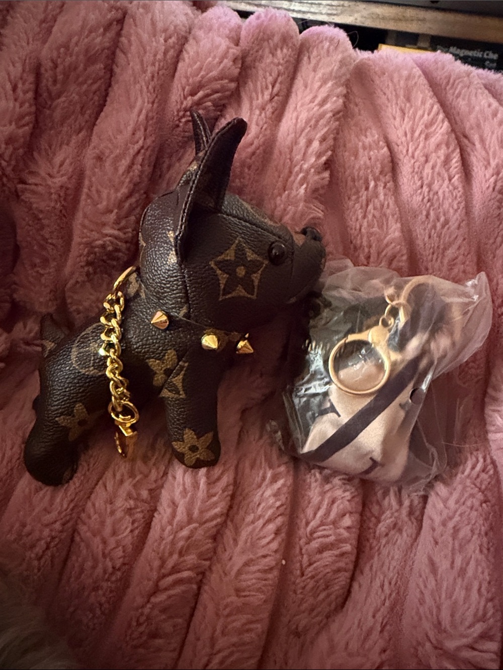 Epi leather Luxury-Inspired Black & Gold Bulldog Coin Purse - Picture 4 of 8